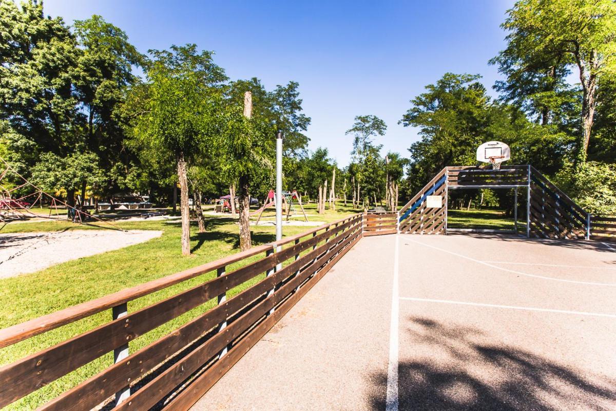 Camping La Chapouliere Ruoms Bagian luar foto