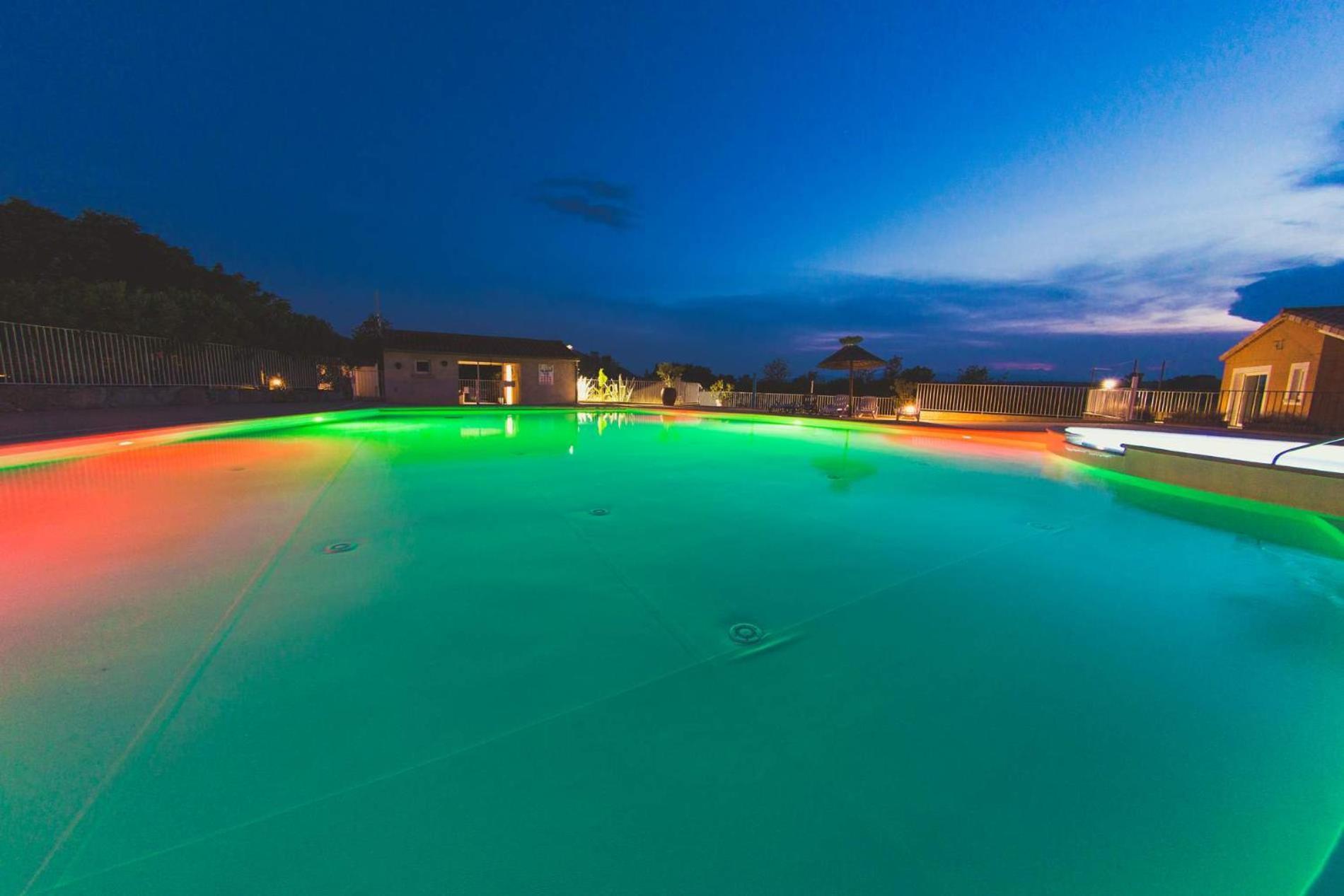 Camping La Chapouliere Ruoms Bagian luar foto
